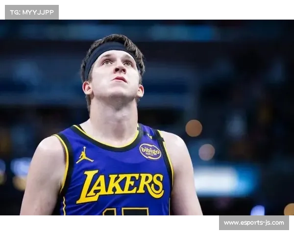 背靠背连爆发里夫斯轰出90加表现打出全明星级水准